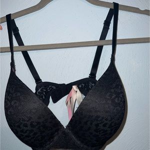 Victoria Secret 32DD Cheetah Black Bra NWOT Never Worn